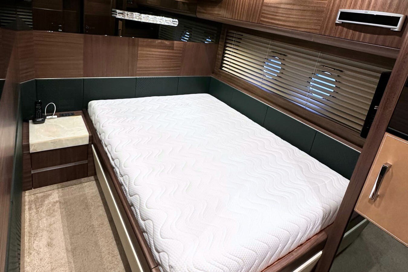 2012-dominator-78-7-7b74a5