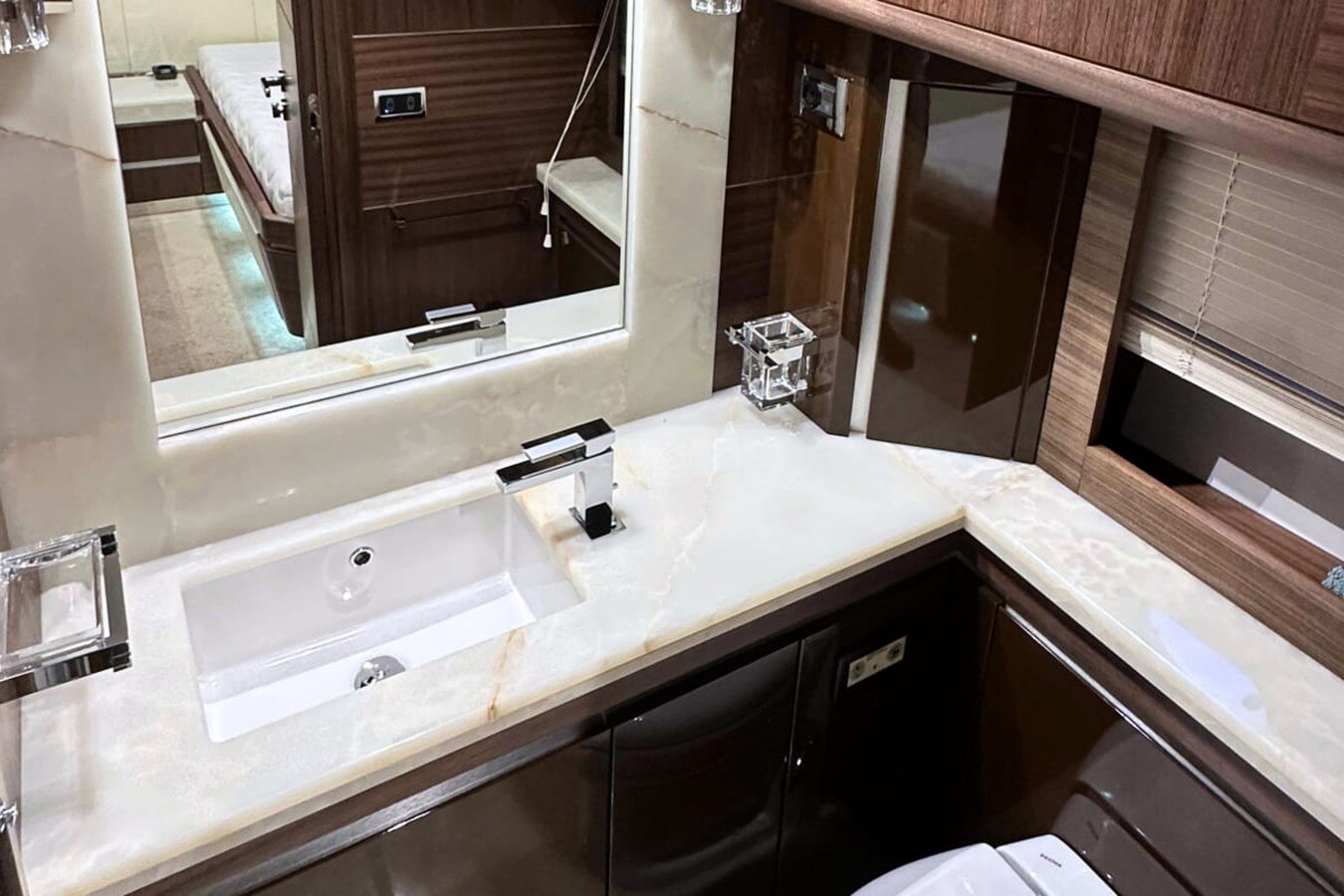 2012-dominator-78-7-7b74a5