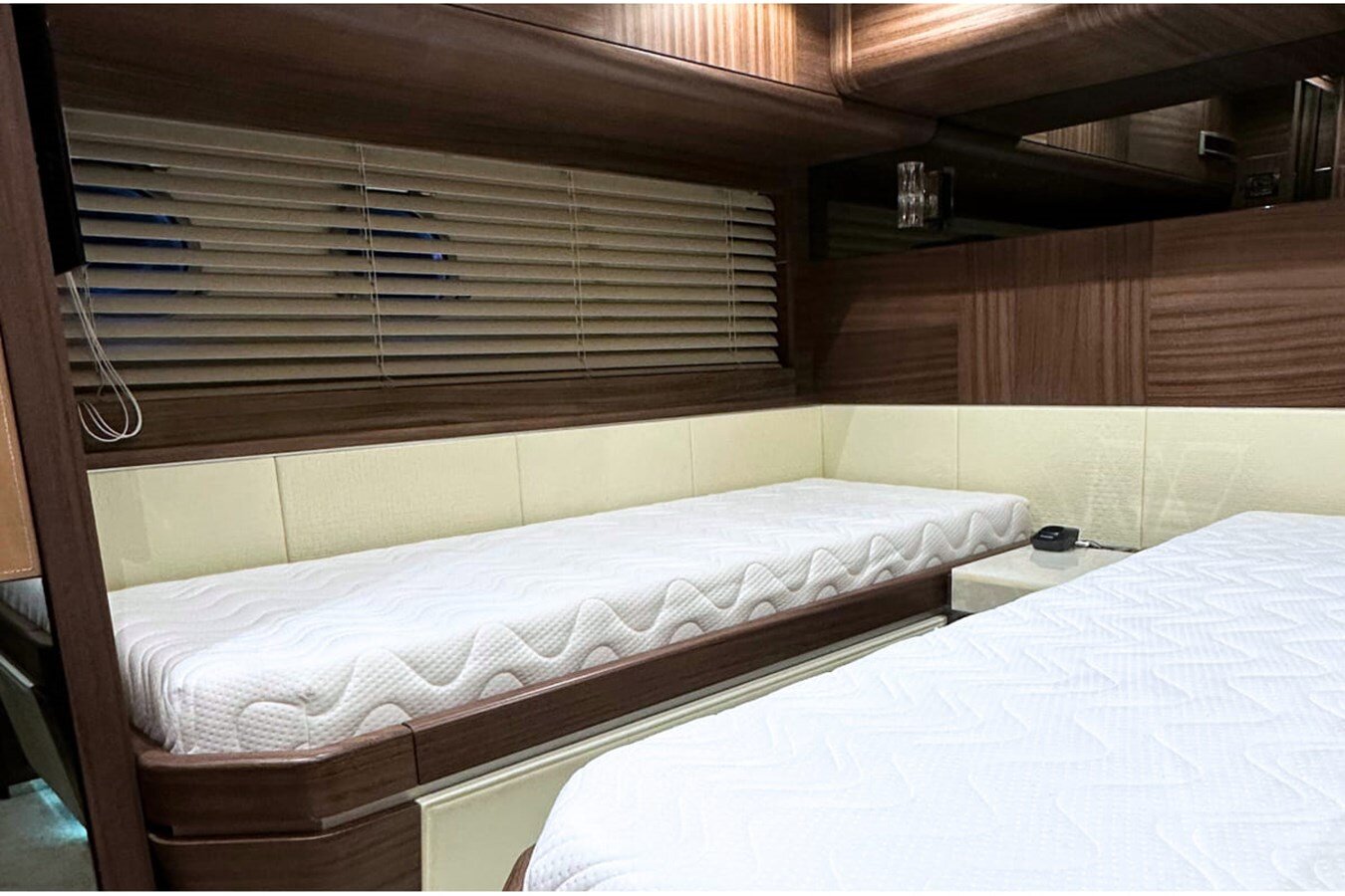 2012-dominator-78-7-7b74a5