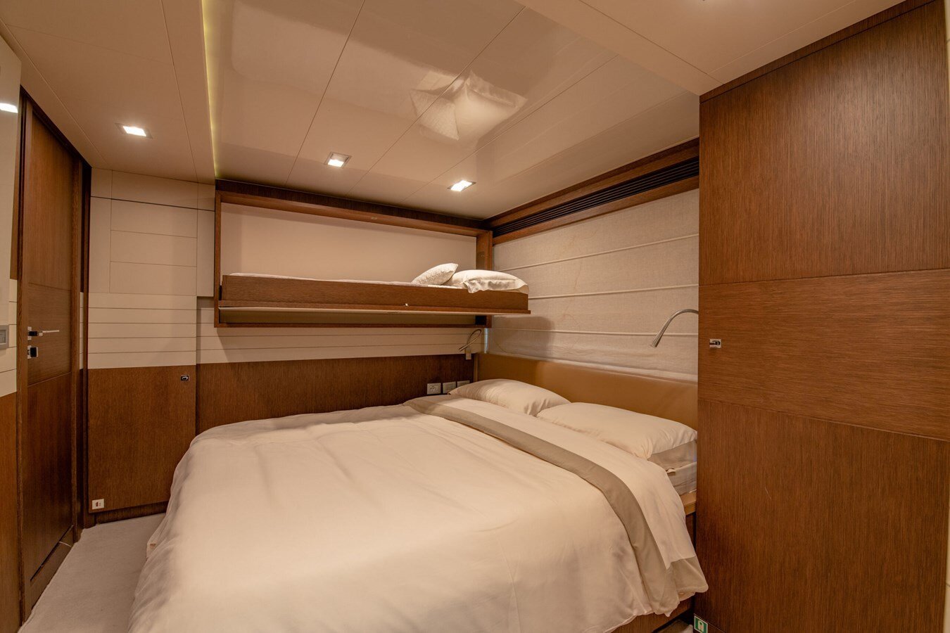 2012-ferretti-yachts-100-5-7a76af