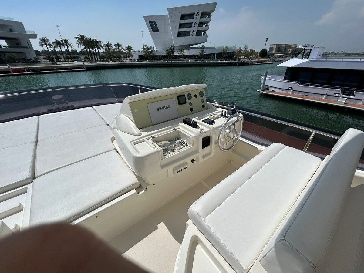 2012-ferretti-yachts-71-6-11a14c