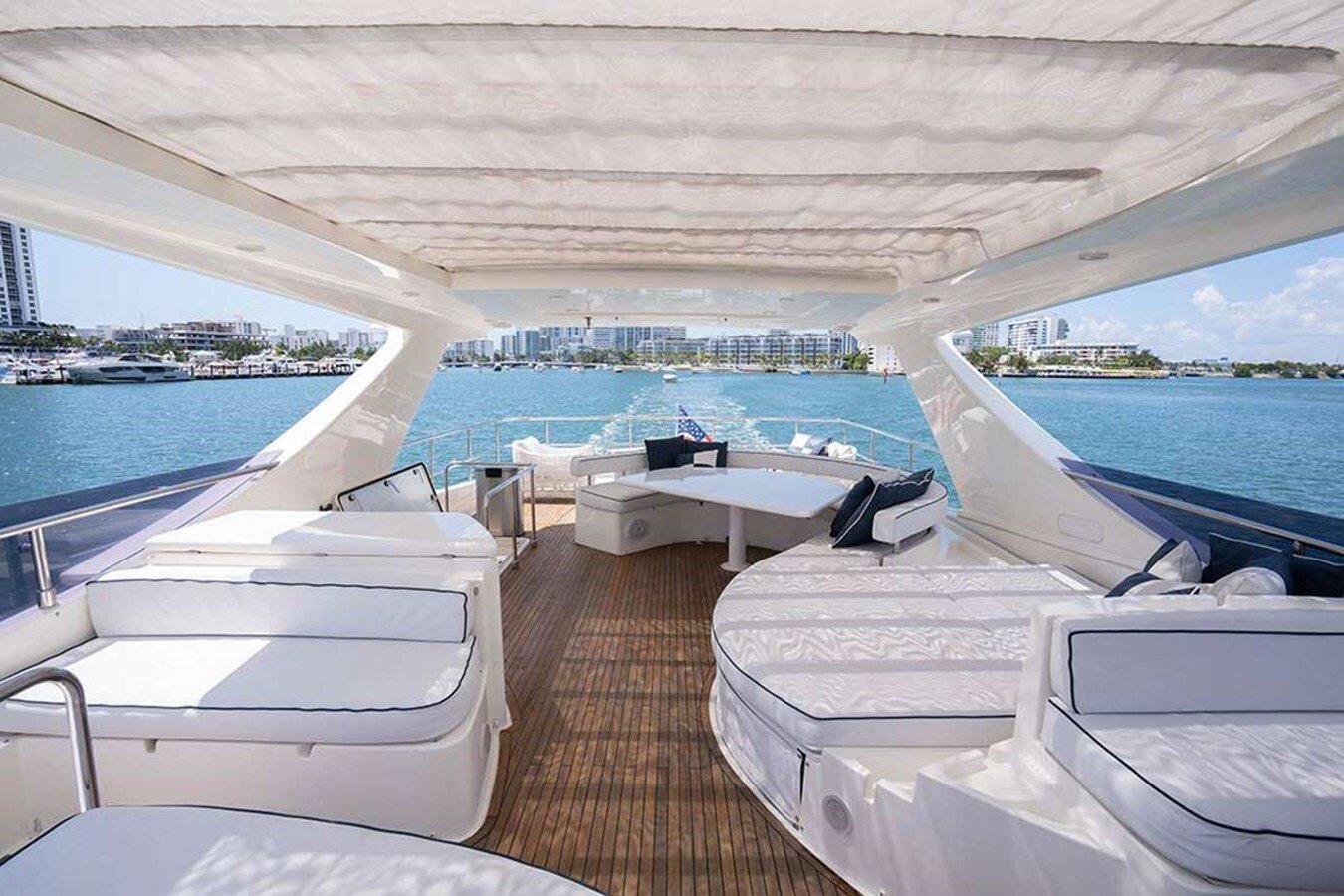 2012-ferretti-yachts-78-fa0c51