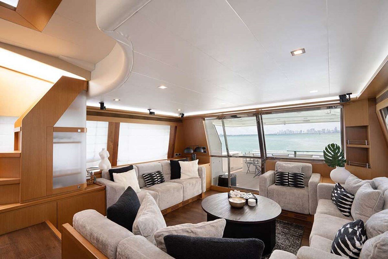 2012-ferretti-yachts-78-fa0c51