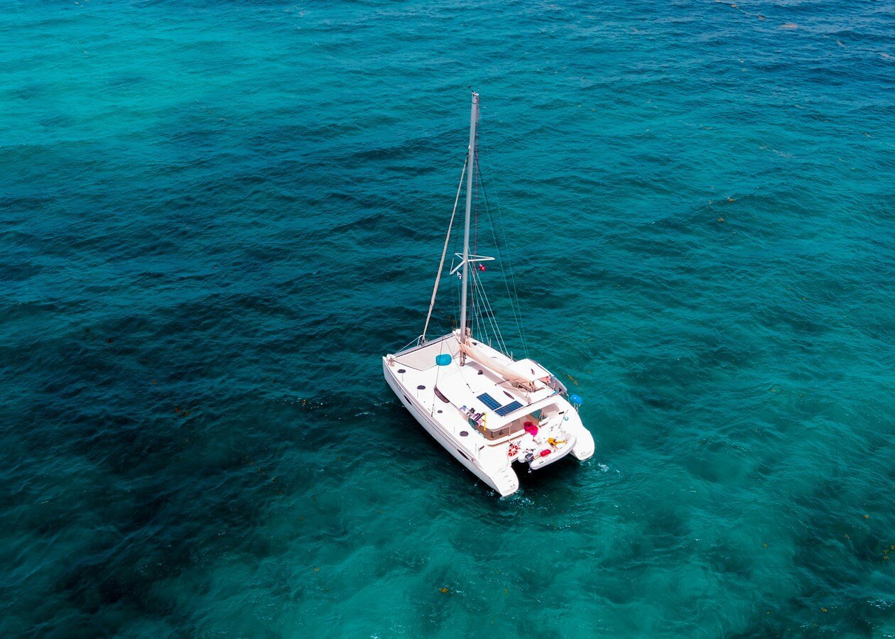 2012-fountaine-pajot-france-40-a19913