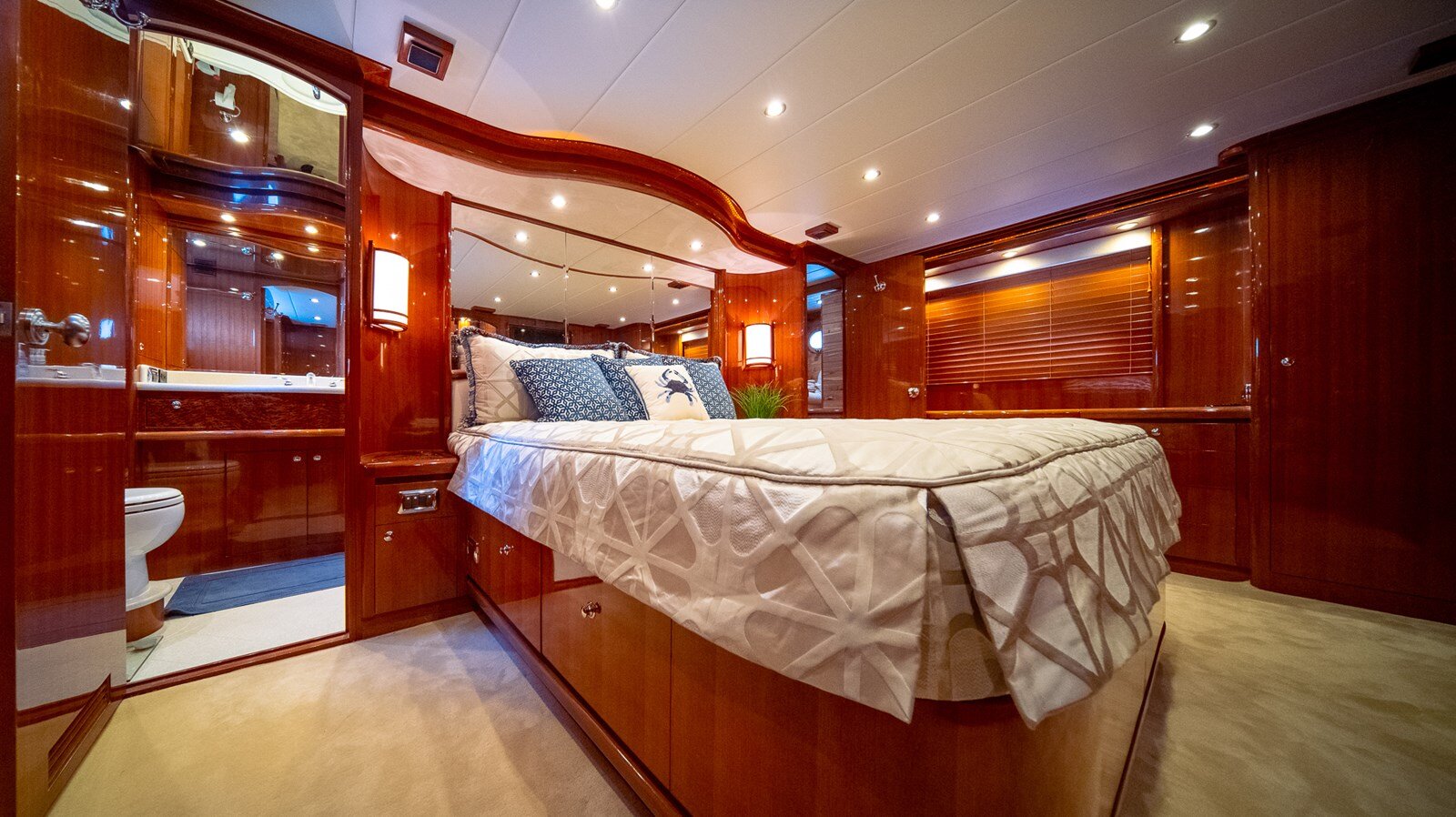 2012-hampton-yachts-68-e043b9
