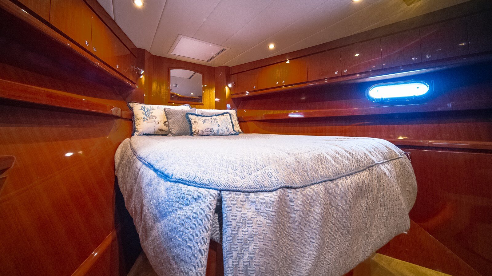 2012-hampton-yachts-68-e043b9