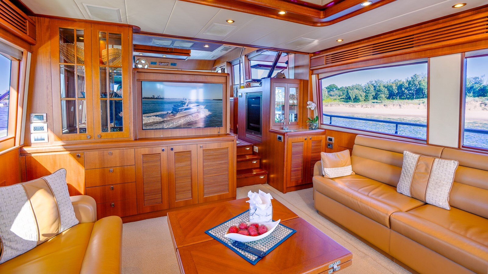 2012-hampton-yachts-73-1-5d43fb