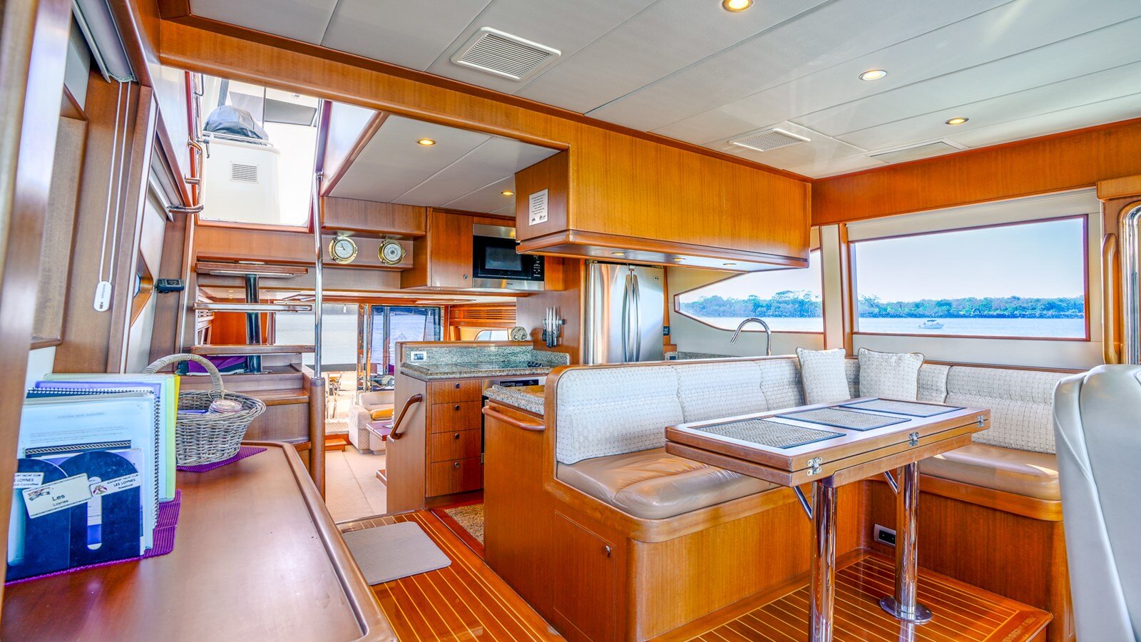 2012-hampton-yachts-73-1-5d43fb