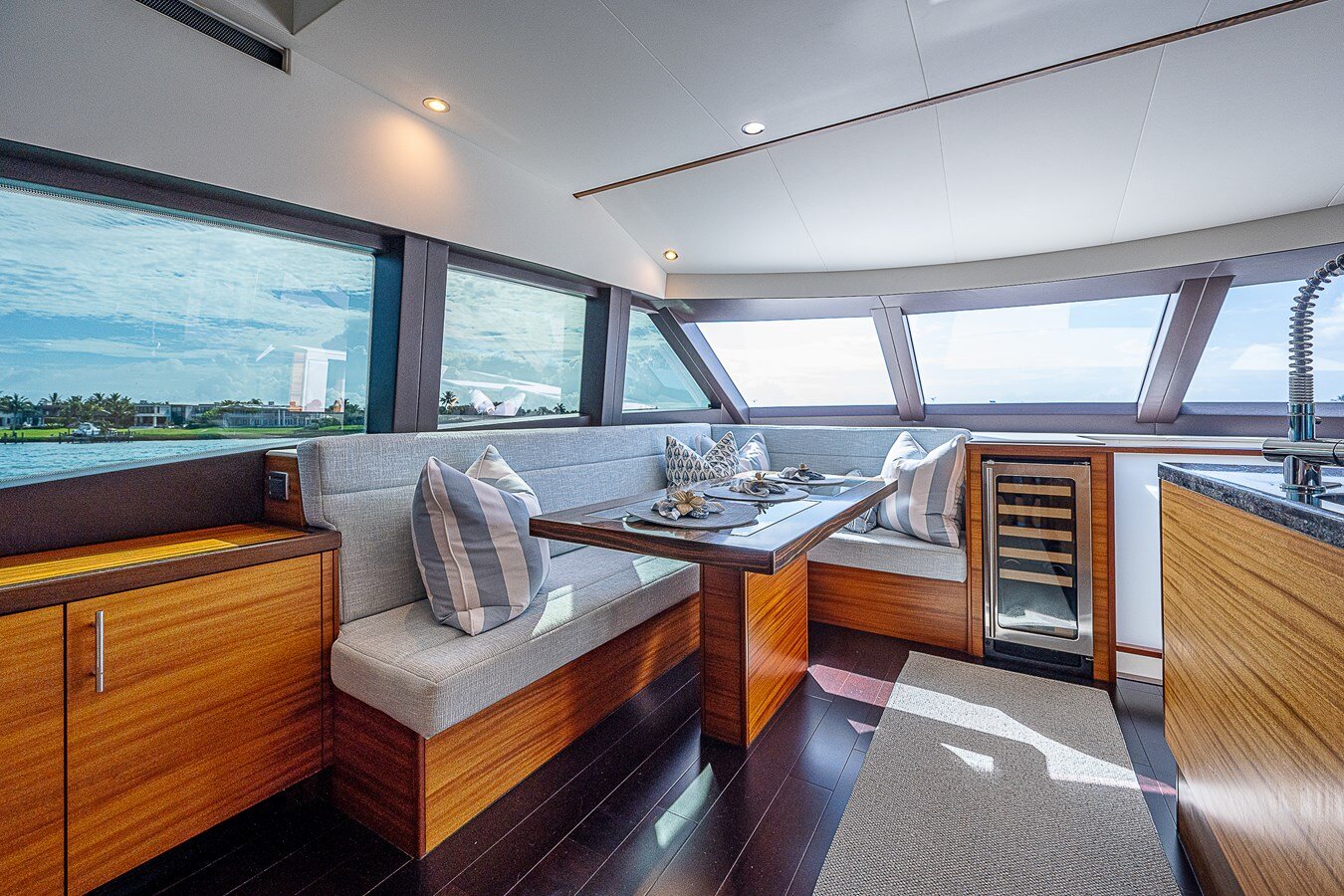 2012-hatteras-60-85b7de