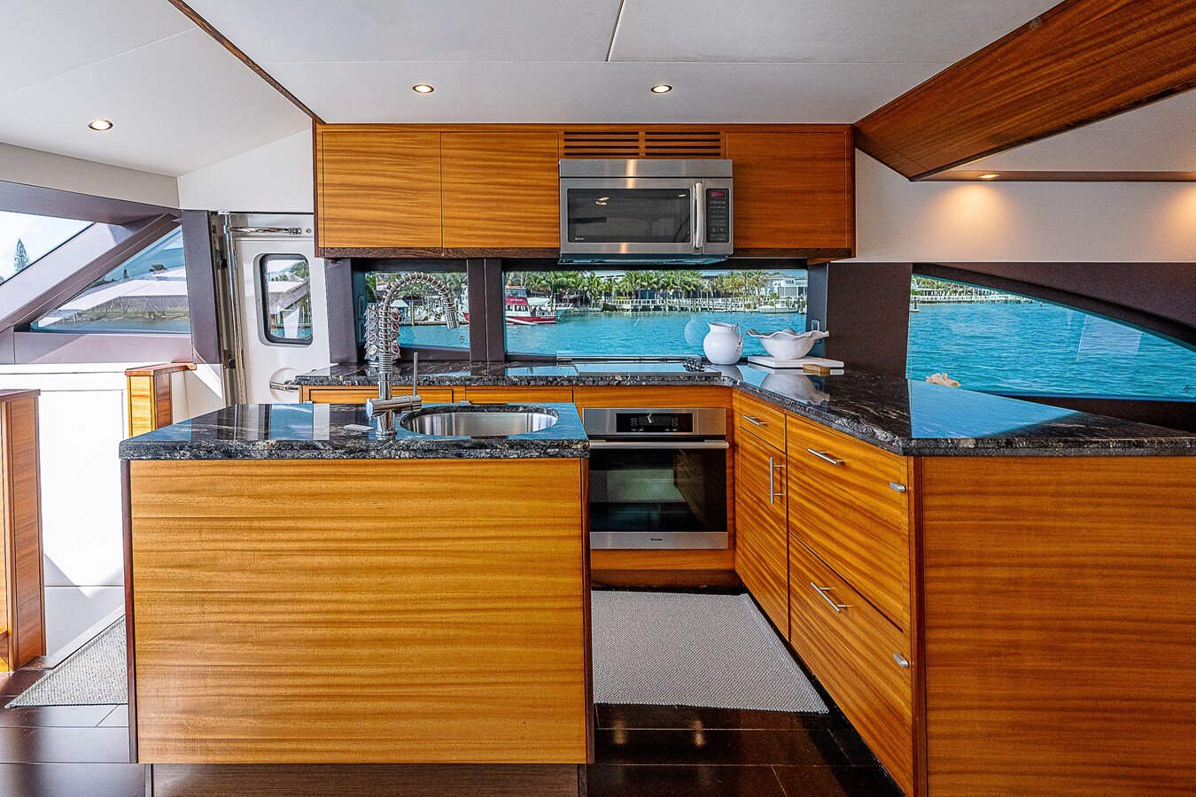 2012-hatteras-60-85b7de