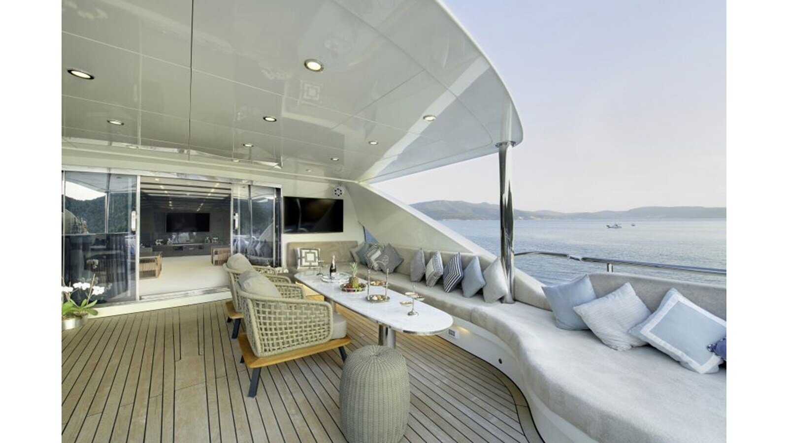 2012 LURSSEN 164' 1