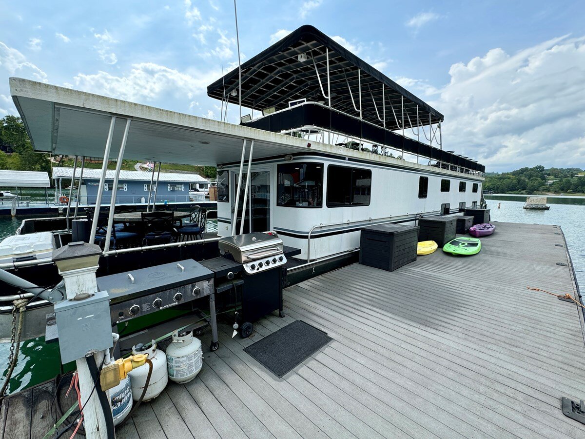 2012-majestic-yachts-75-87cdc8