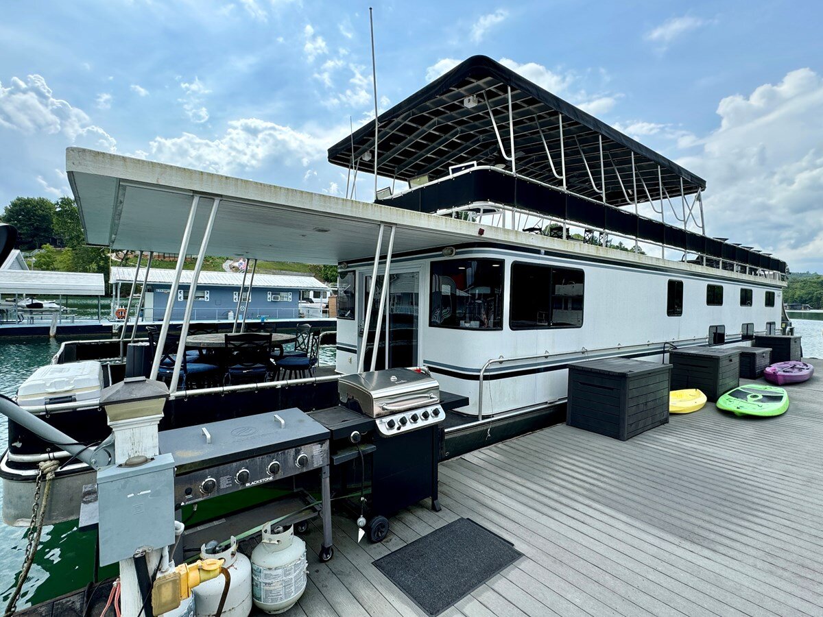 2012-majestic-yachts-75-87cdc8