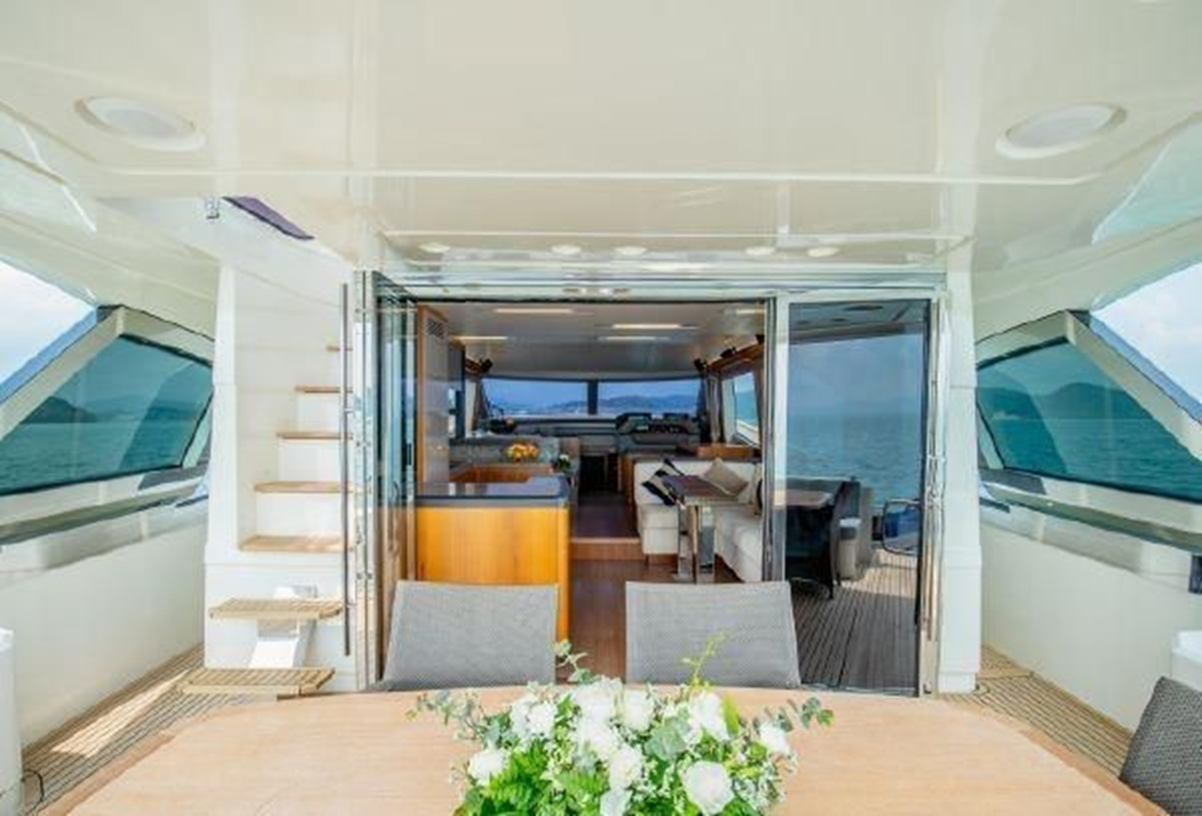 2012-monte-carlo-yachts-65-cf325b