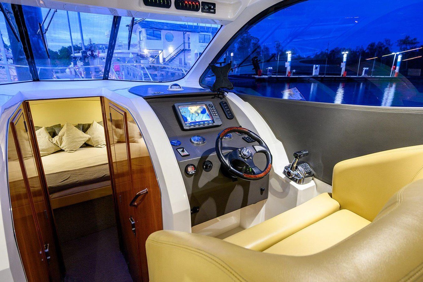 2012-mustang-32-8e7593