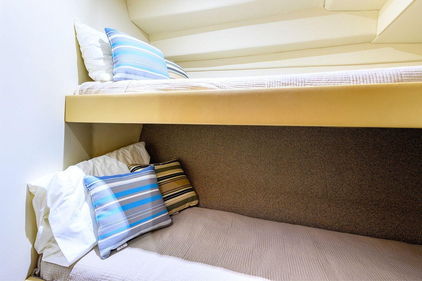 2012-mustang-32-8e7593