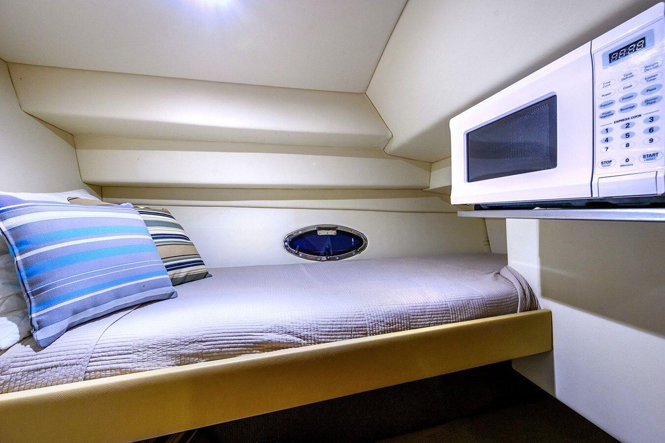 2012-mustang-32-8e7593