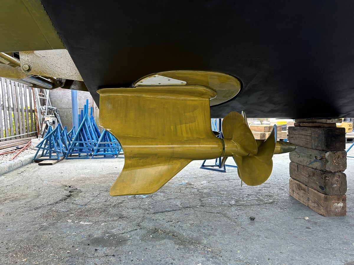 2012-prestige-49-1-0612cb