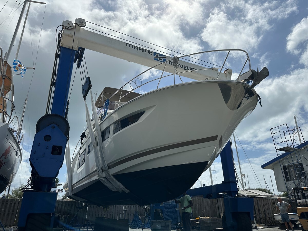 2012-prestige-49-1-0612cb