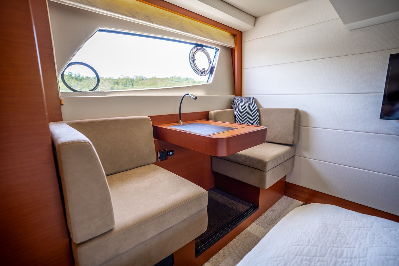 2012-prestige-50-2f08d5