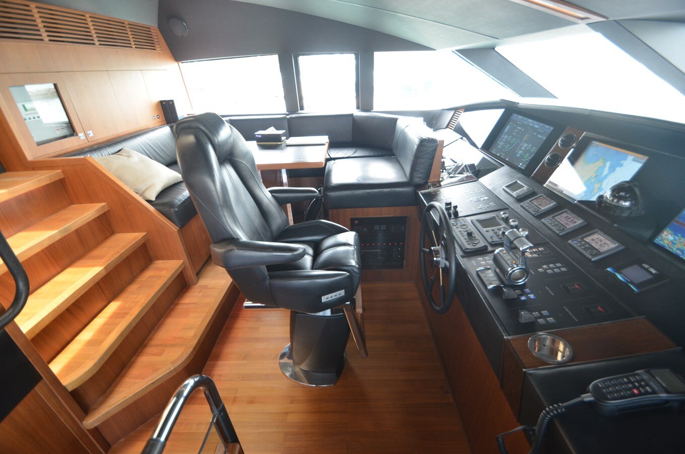 2012-princess-yachts-105-6fd816