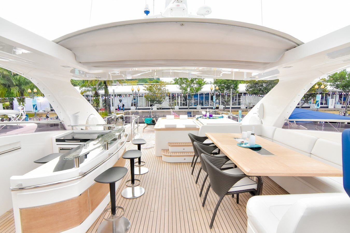 2012-princess-yachts-105-6fd816