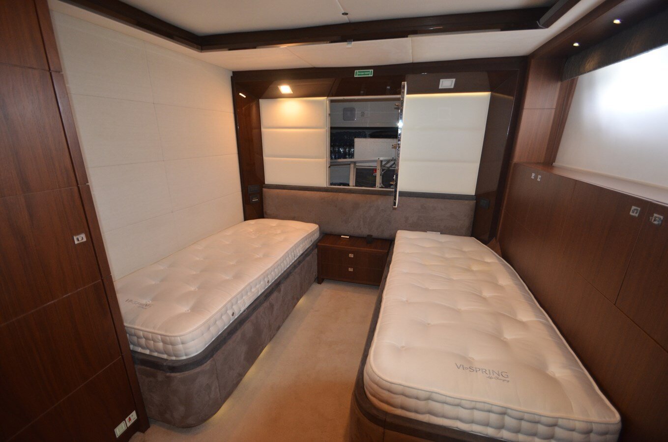 2012-princess-yachts-105-6fd816