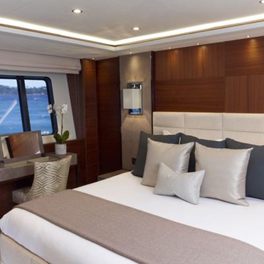 2012-princess-yachts-131-3-8de3a9