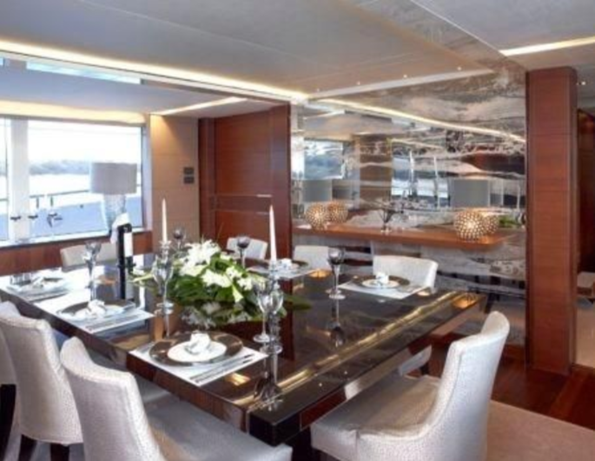 2012-princess-yachts-131-3-a7a3b5