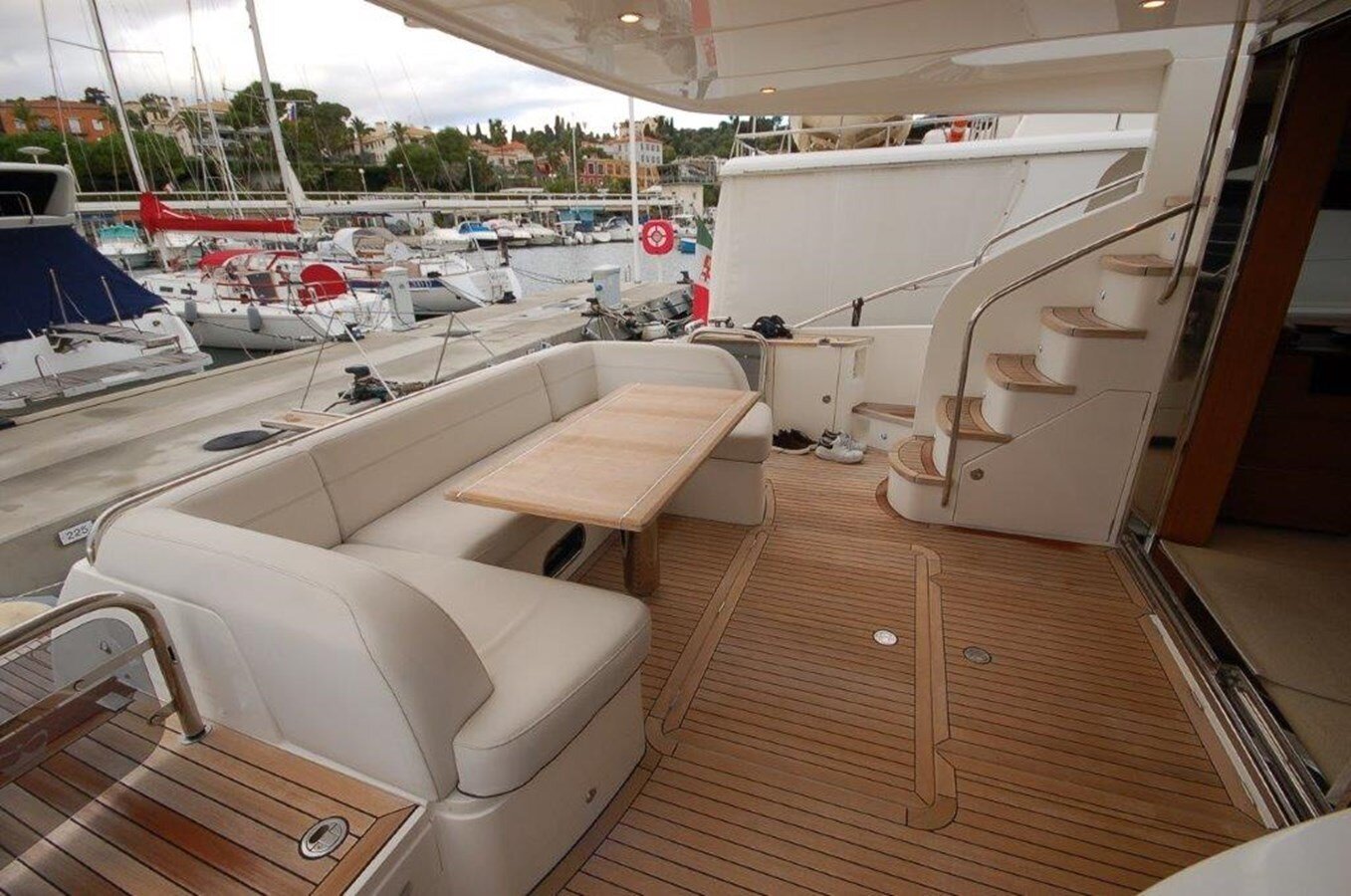 2012-princess-yachts-61-1-d1f280