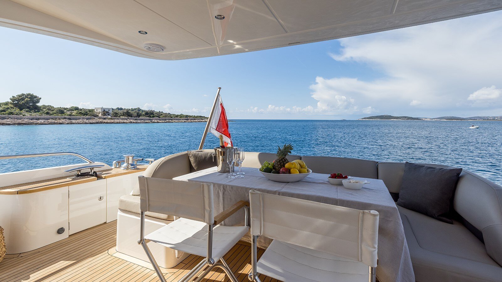 2012-princess-yachts-74-1-dd81fc