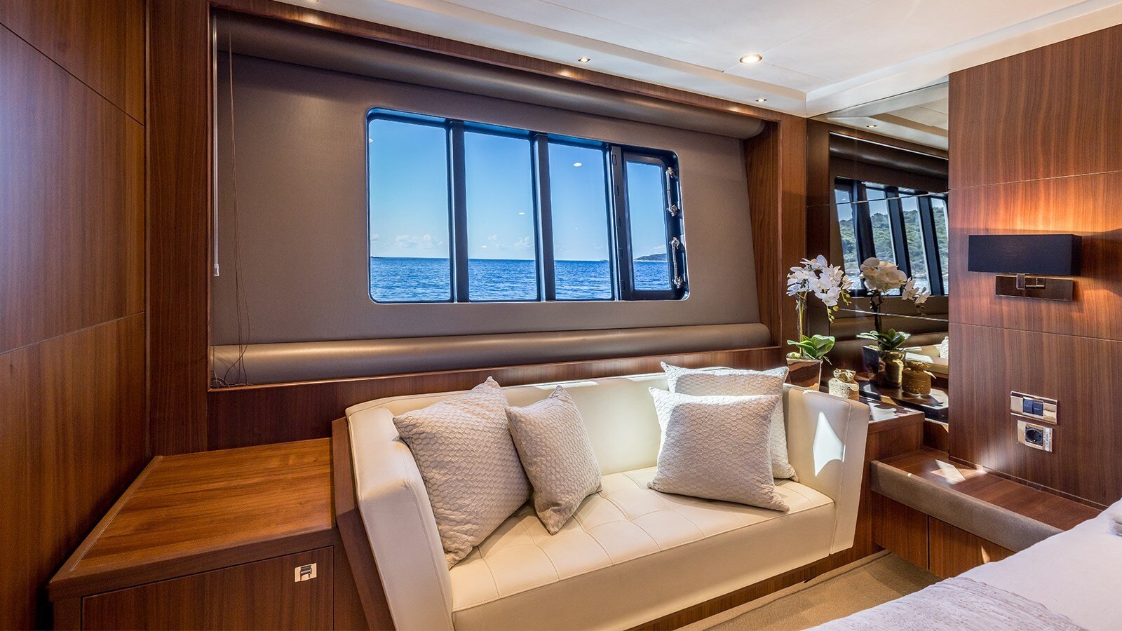 2012-princess-yachts-74-1-dd81fc