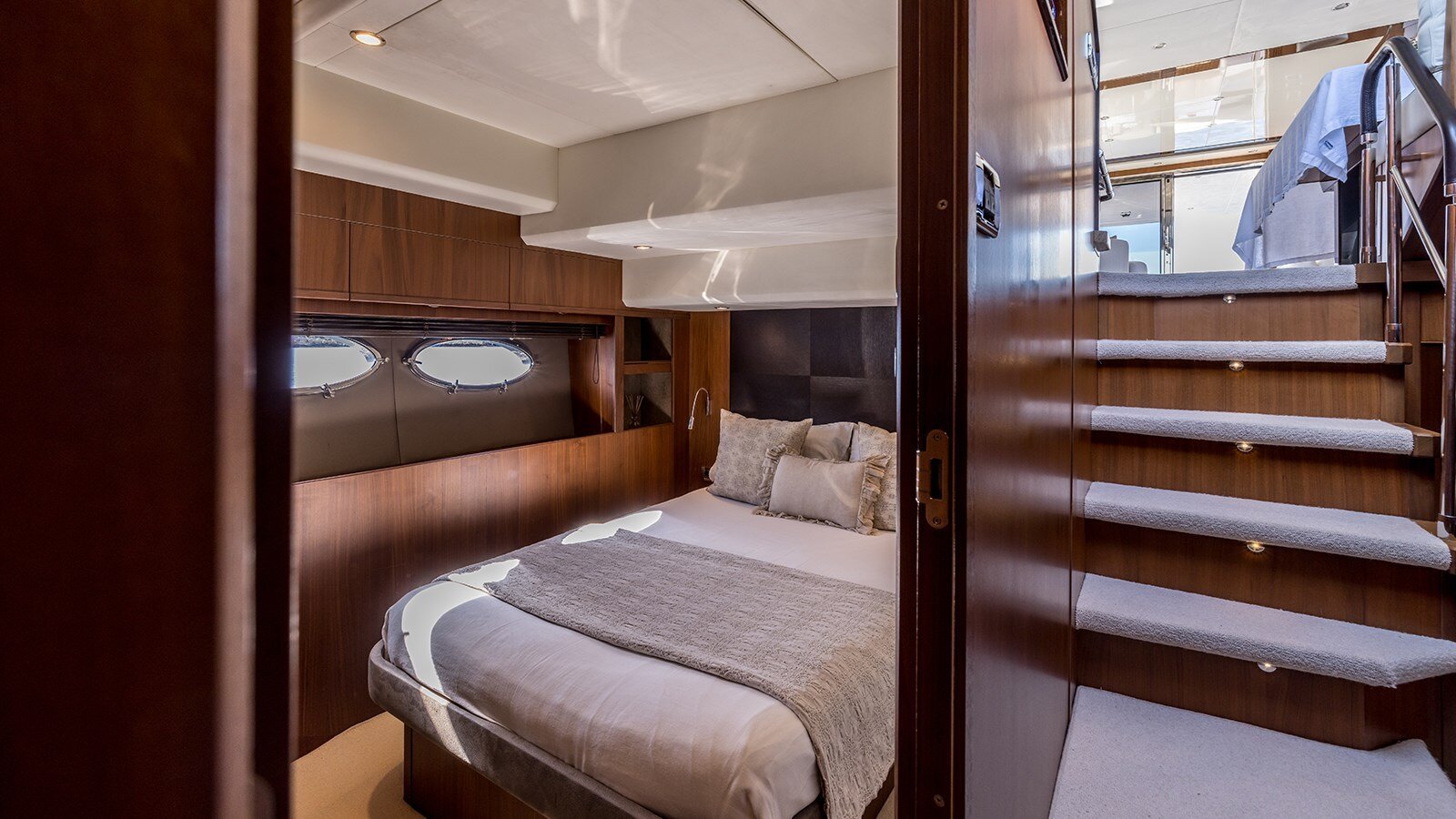 2012-princess-yachts-74-1-dd81fc