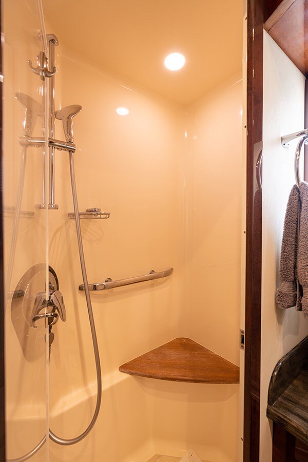 2012-sea-ray-61-6-82b275