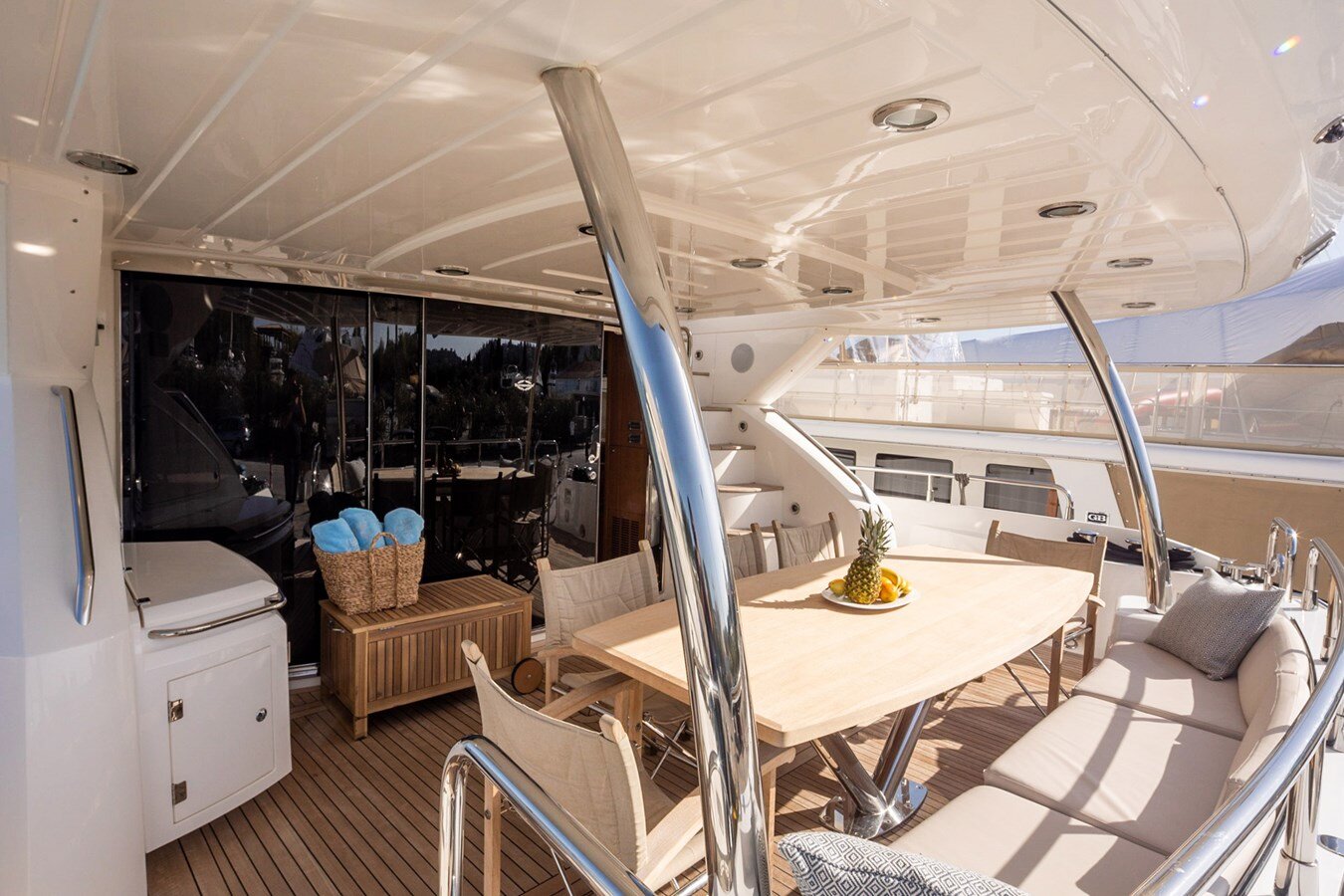 2012 SUNSEEKER 77' 8