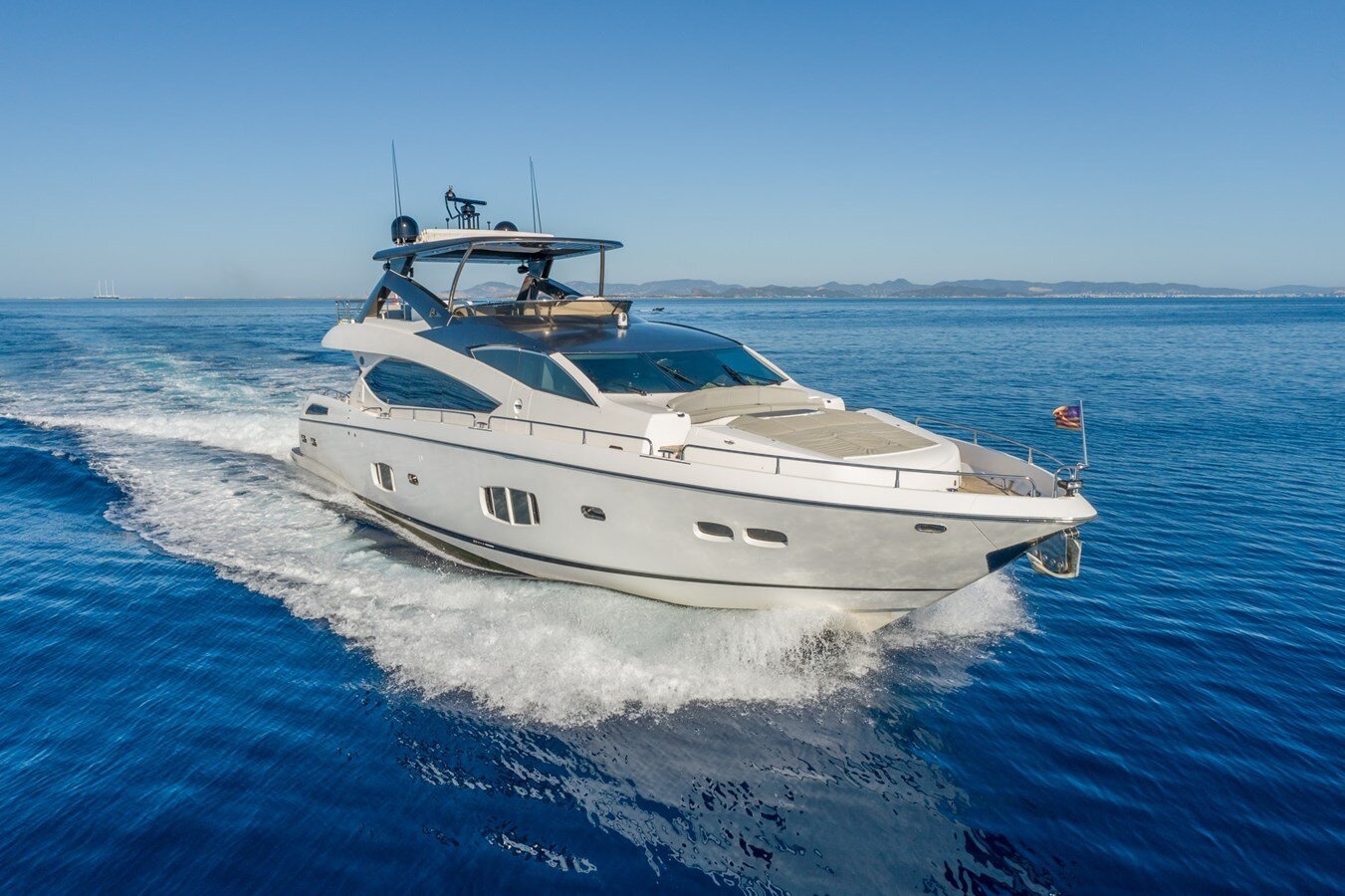 2012-sunseeker-88-81977a