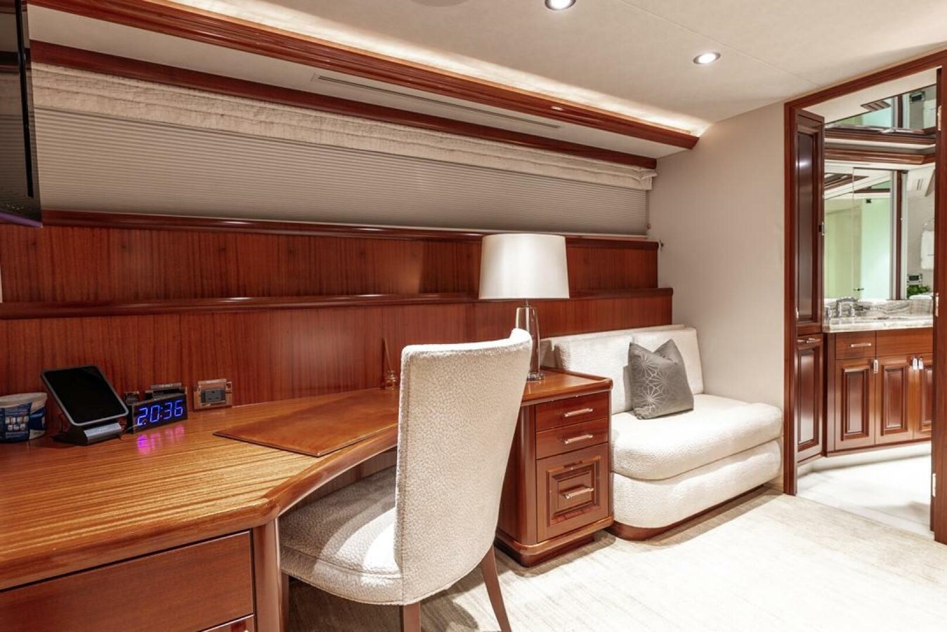 2012-westport-112-1-b8e6dc