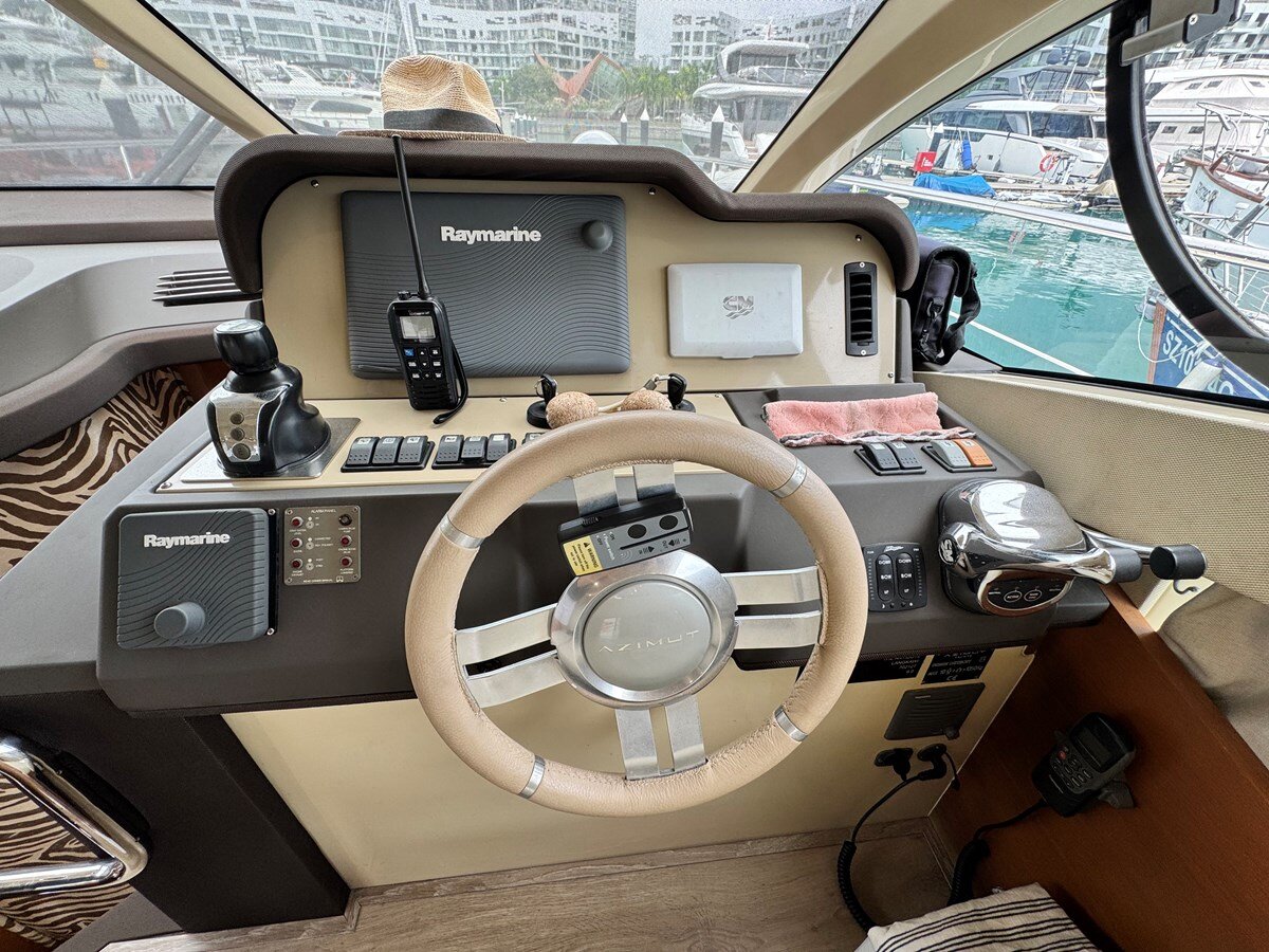 2013-azimut-yachts-40-8-5c3d5b