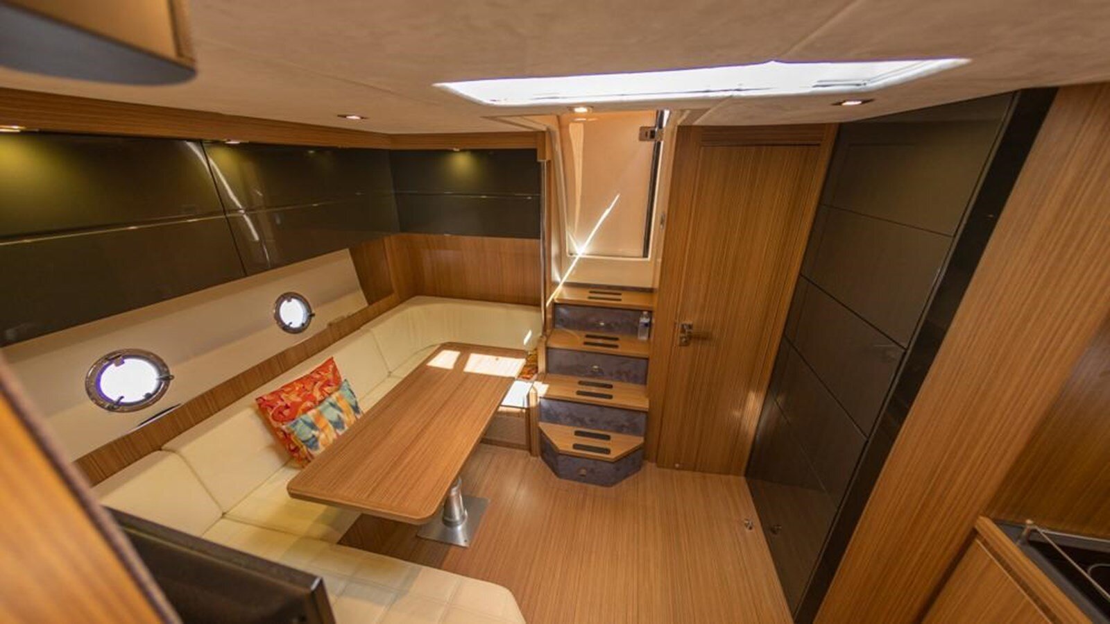 2013-azimut-yachts-52-4-b1a83f