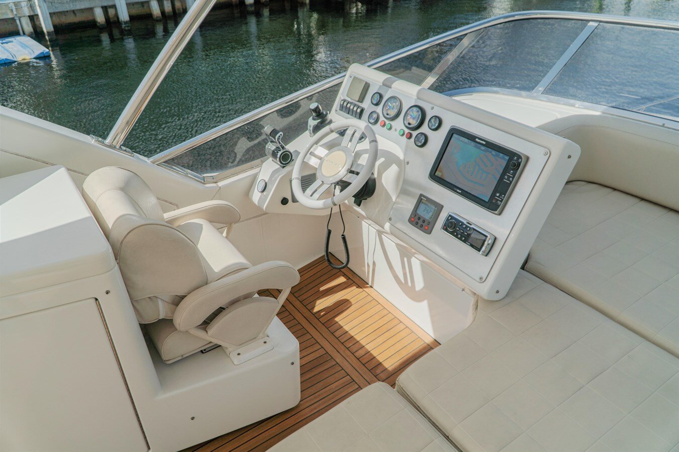 2013-azimut-yachts-54-e7da4d