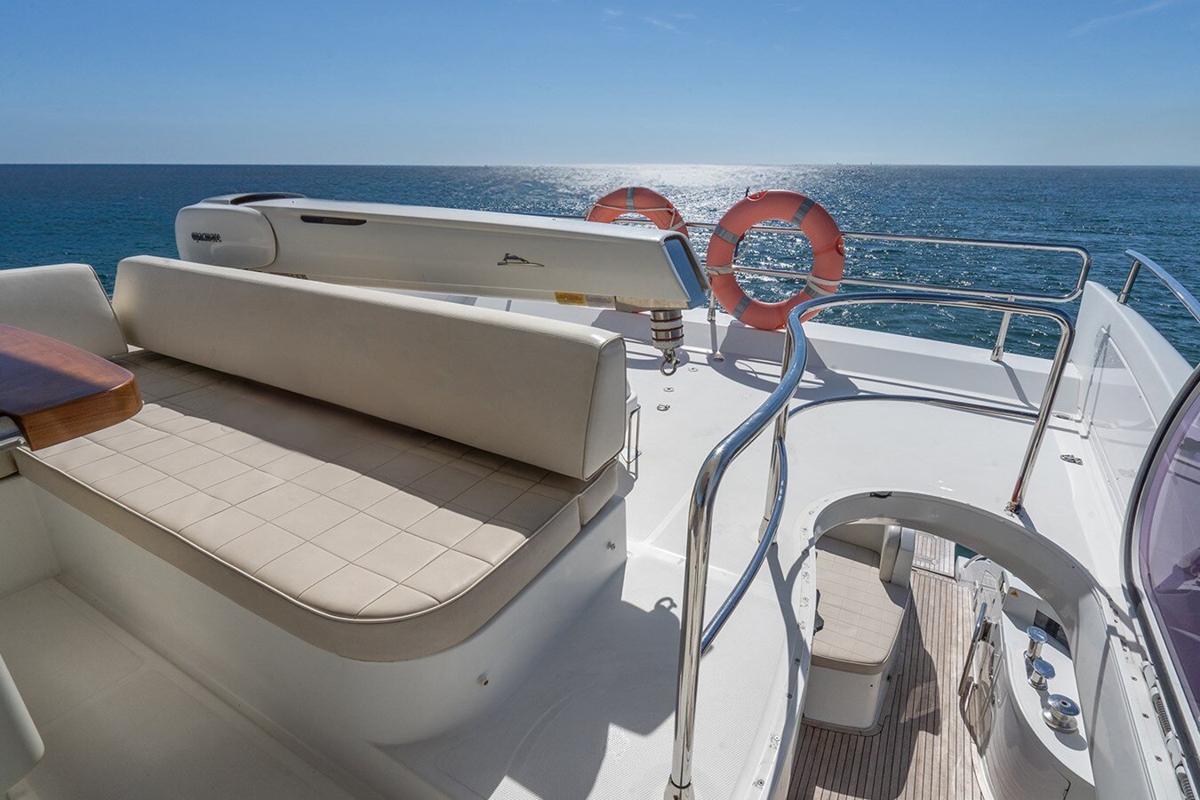 2013-azimut-yachts-66-2-9cb4e0