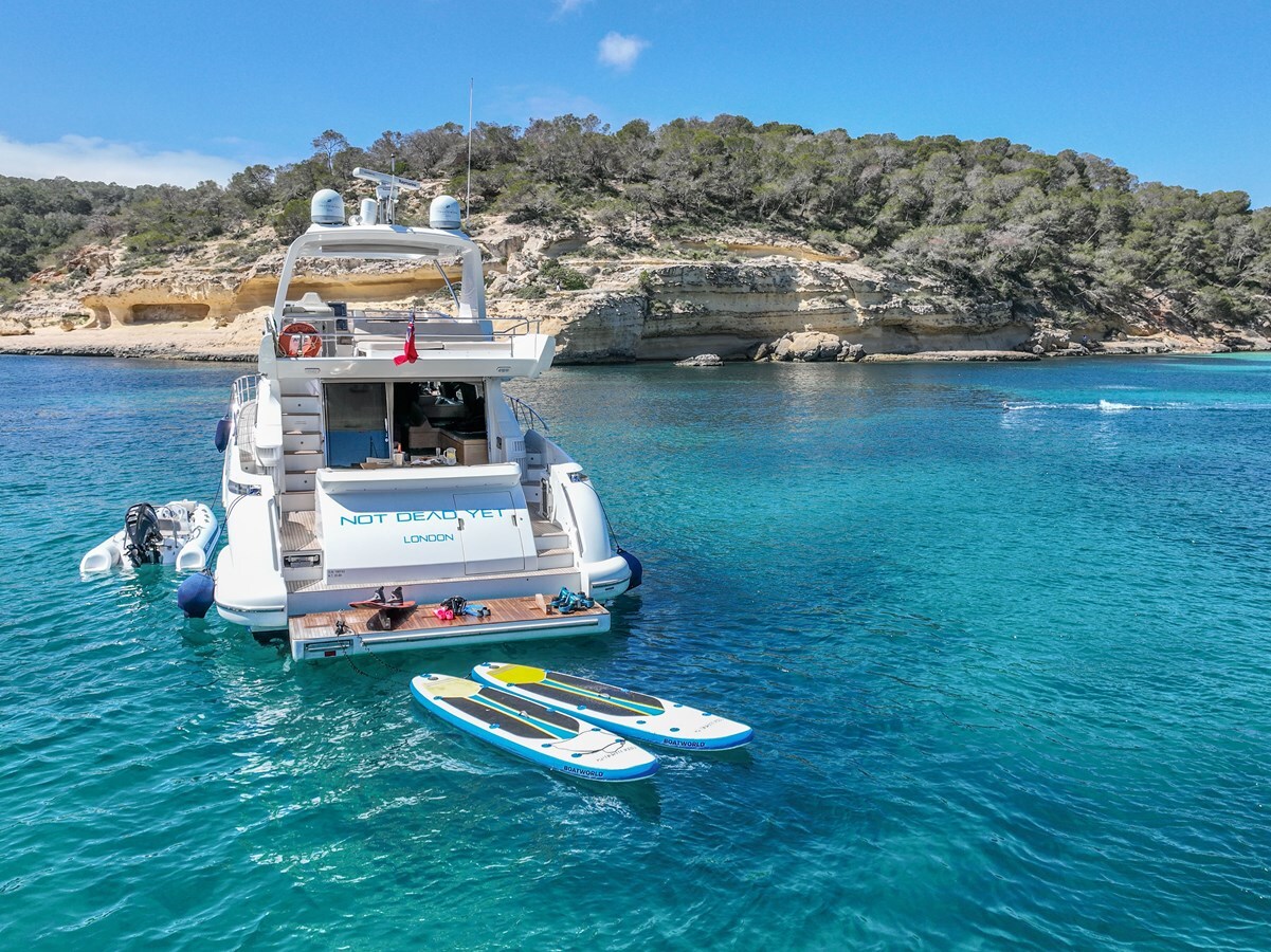 2013-azimut-yachts-66-2-160e08