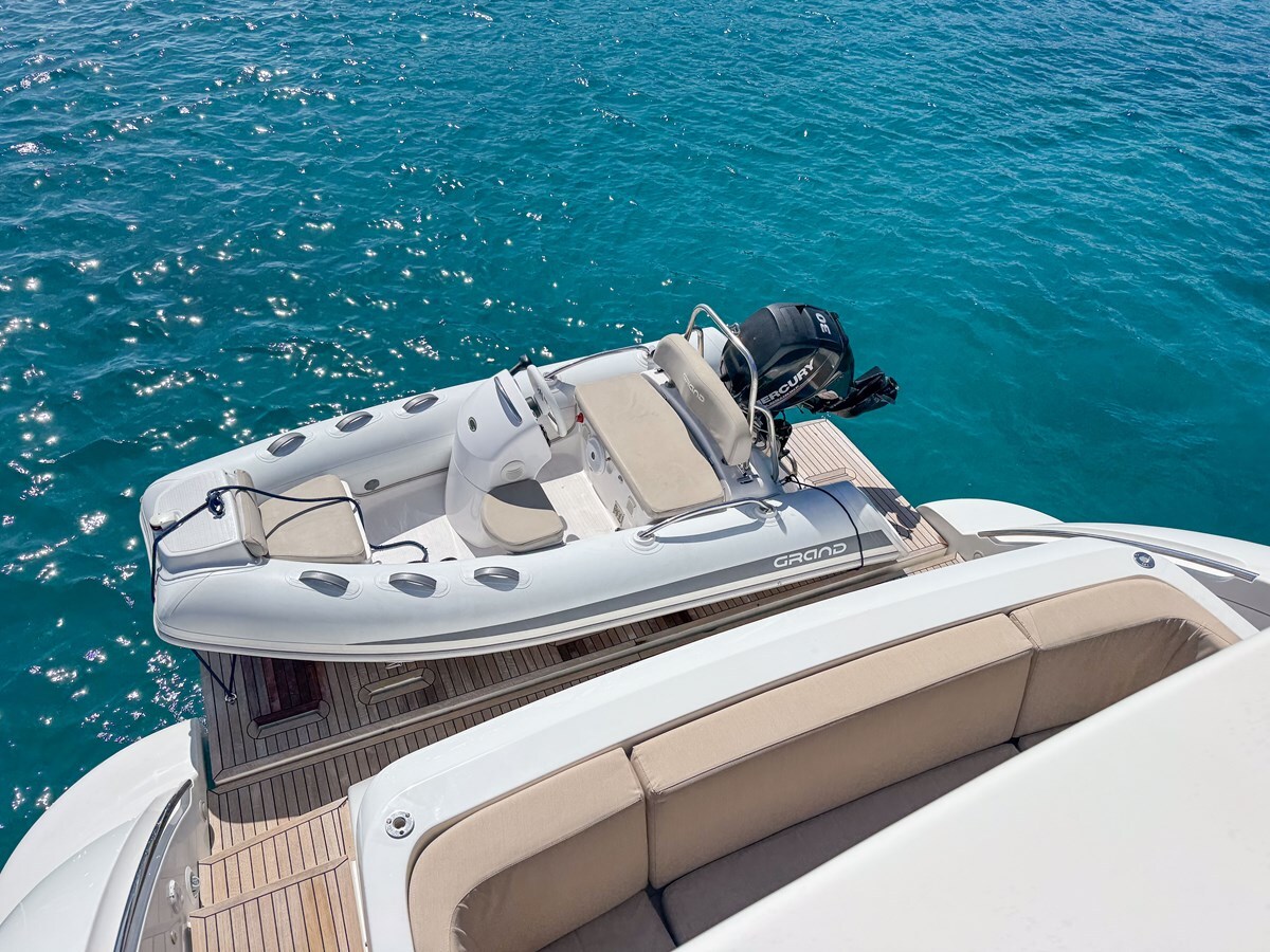 2013 AZIMUT YACHTS 66' 2