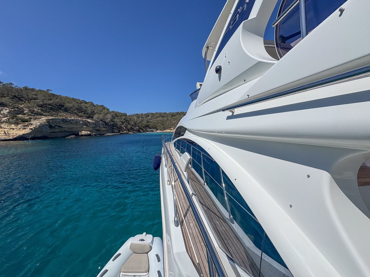 2013 AZIMUT YACHTS 66' 2