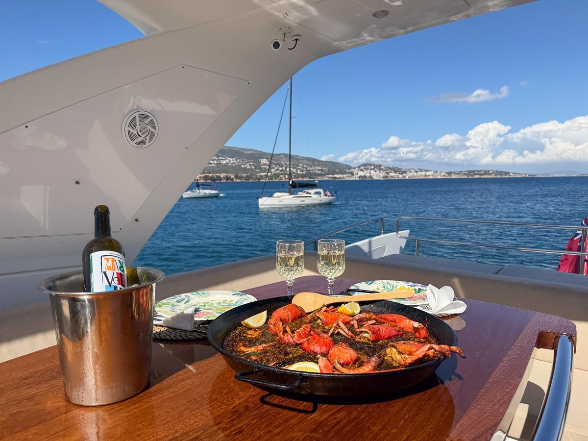 2013 AZIMUT YACHTS 66' 2