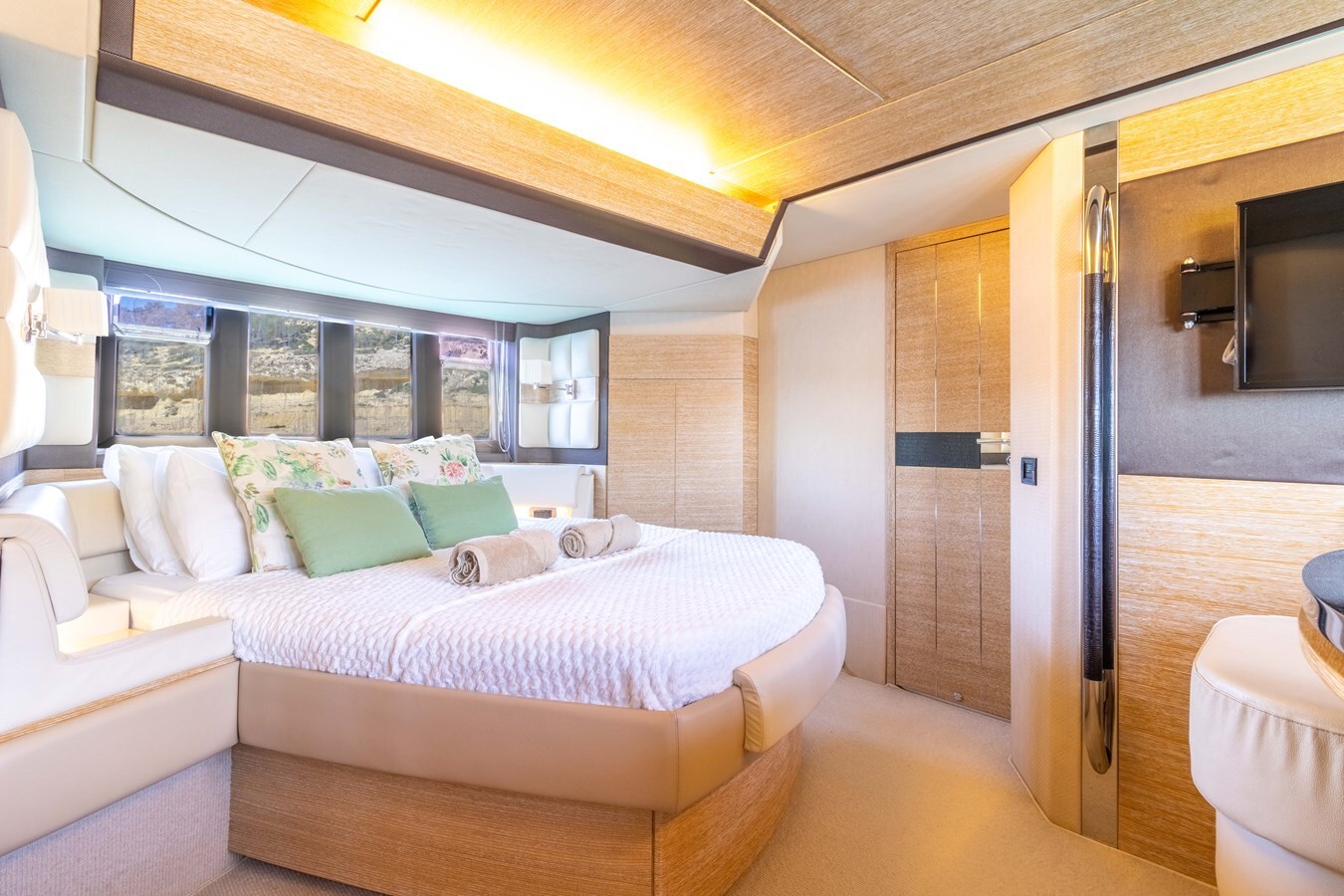 2013 AZIMUT YACHTS 66' 2