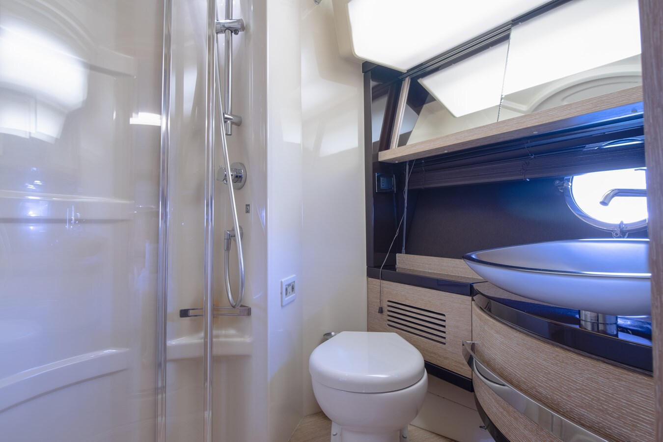 2013 AZIMUT YACHTS 66' 2