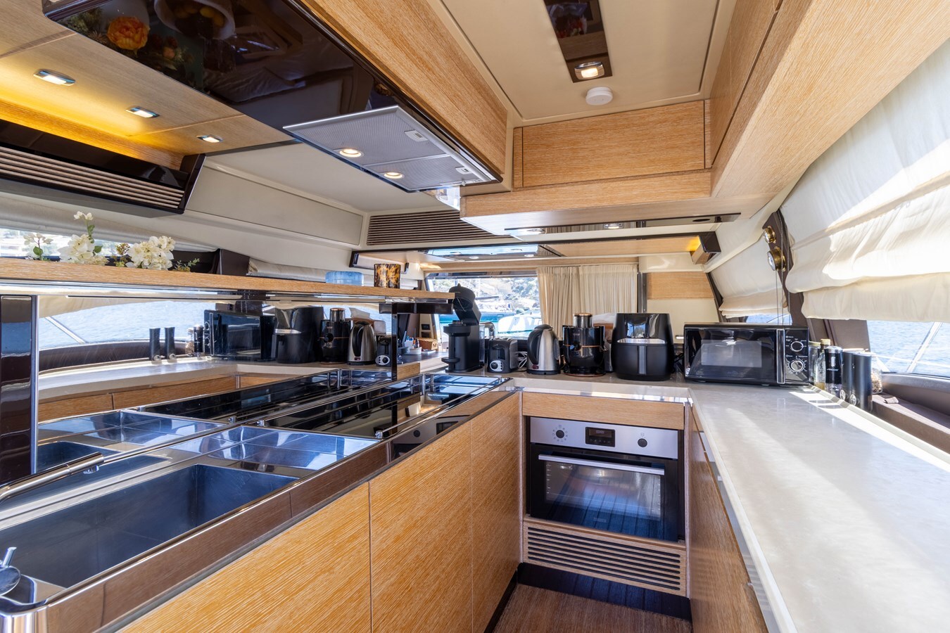 2013 AZIMUT YACHTS 66' 2