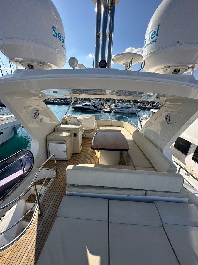 2013-azimut-yachts-66-4-20ca20