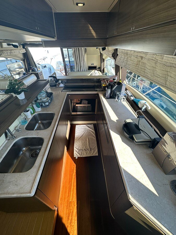 2013-azimut-yachts-66-4-20ca20